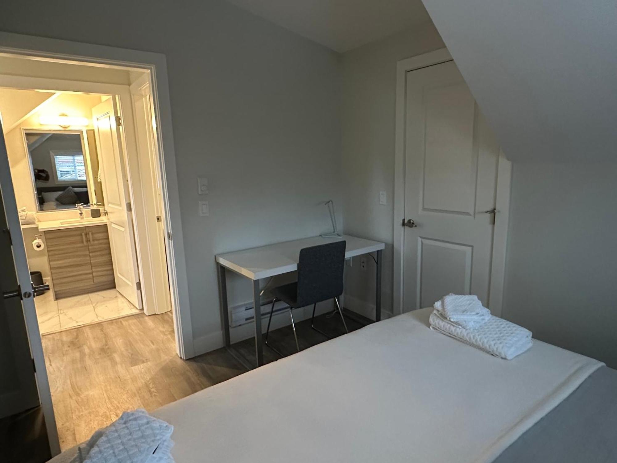 Bright And Cozy Modern Home In Vancouver - Central To Yvr-Downtown - Free Private Parking Exterior foto